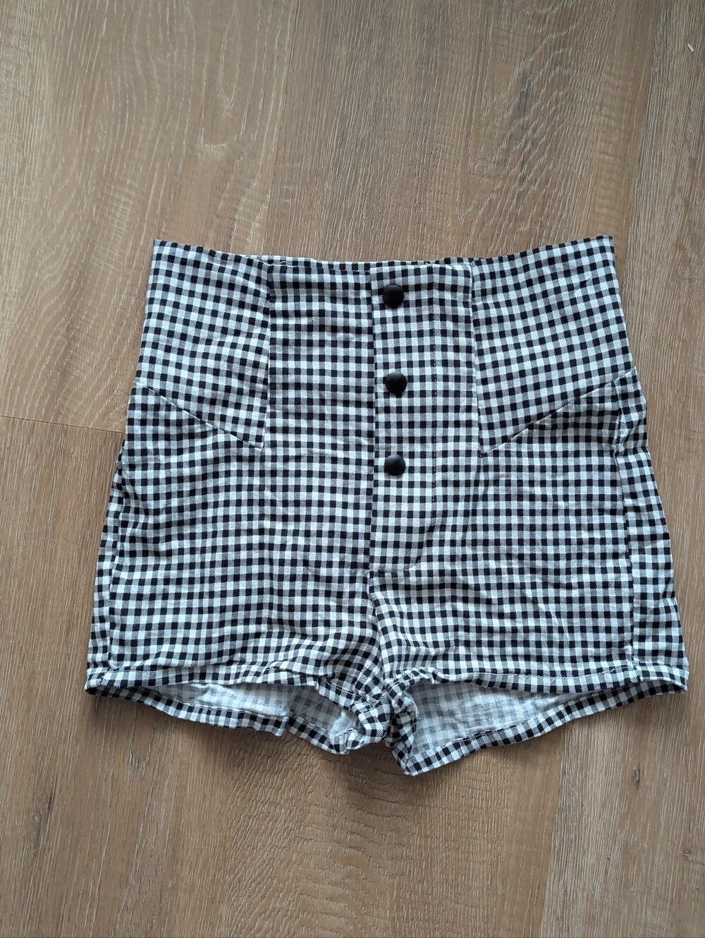 High-Waist Gingham Button-Front Women's Shorts - Black/White